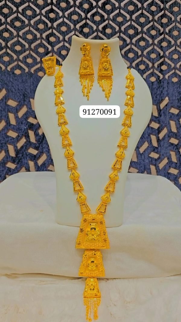 GOLD NACKLACE SET